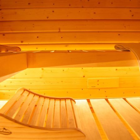 Wellness Mitten In Der Wasserfallstadt Triberg 트리베르크 외부 사진