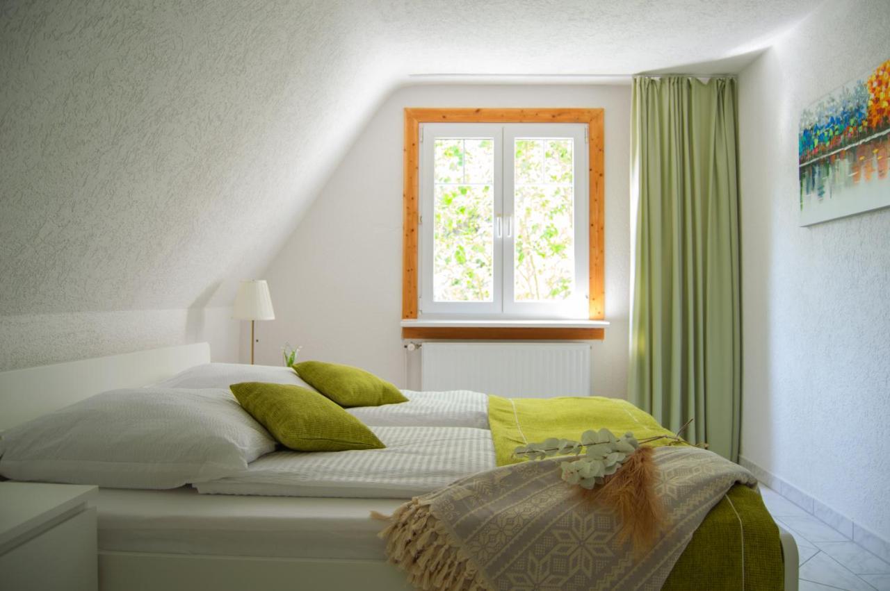 Wellness Mitten In Der Wasserfallstadt Triberg 트리베르크 외부 사진