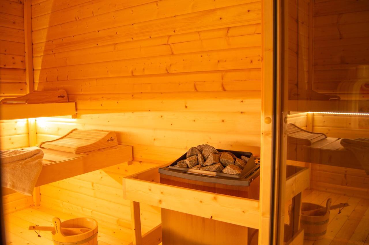 Wellness Mitten In Der Wasserfallstadt Triberg 트리베르크 외부 사진