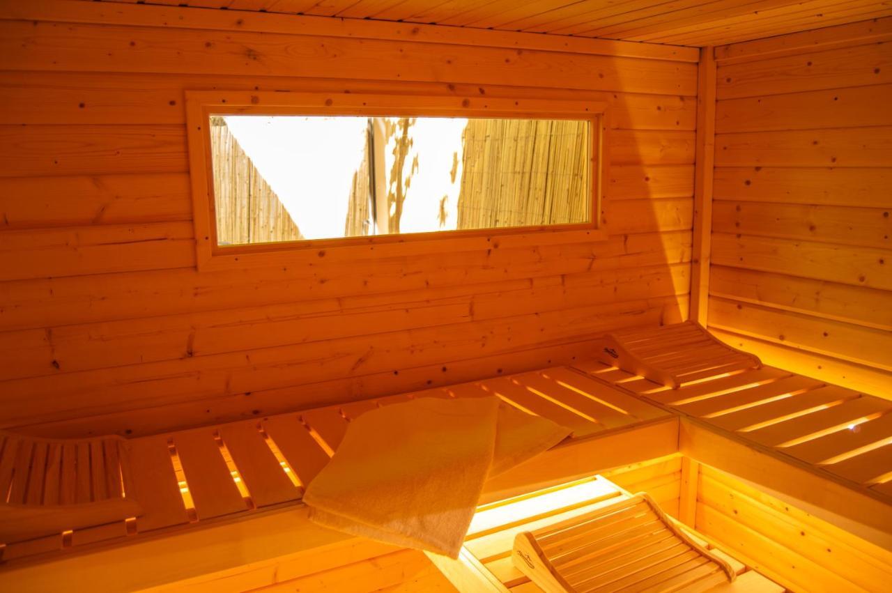 Wellness Mitten In Der Wasserfallstadt Triberg 트리베르크 외부 사진