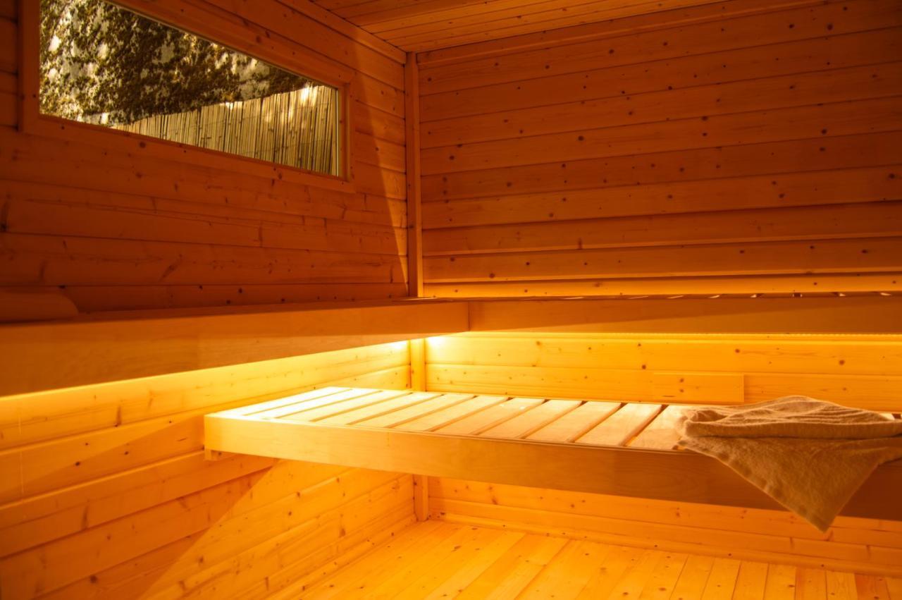 Wellness Mitten In Der Wasserfallstadt Triberg 트리베르크 외부 사진