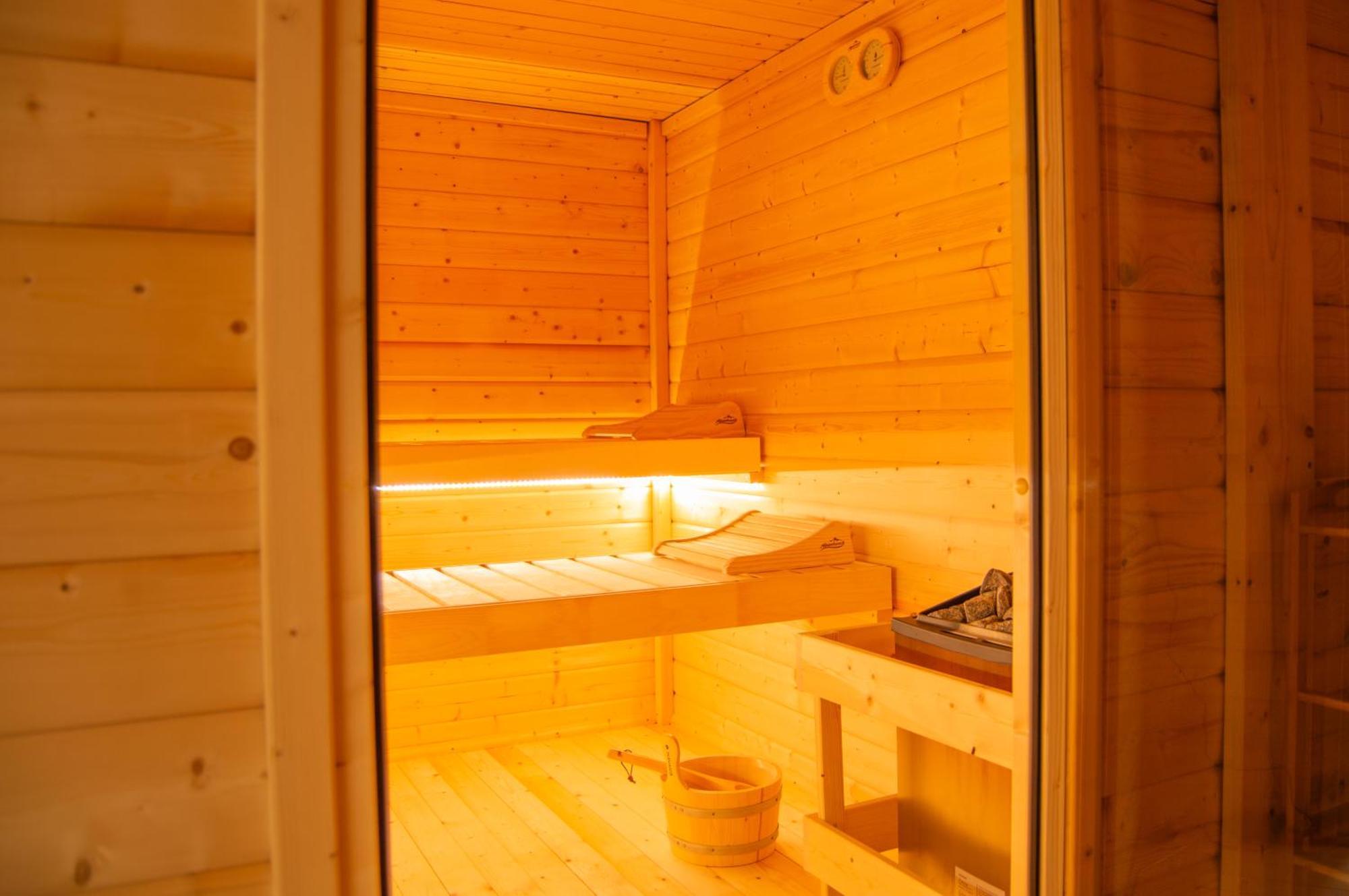 Wellness Mitten In Der Wasserfallstadt Triberg 트리베르크 외부 사진